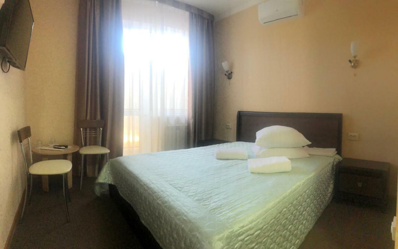 Veles Hotel Brovary Eksteriør billede