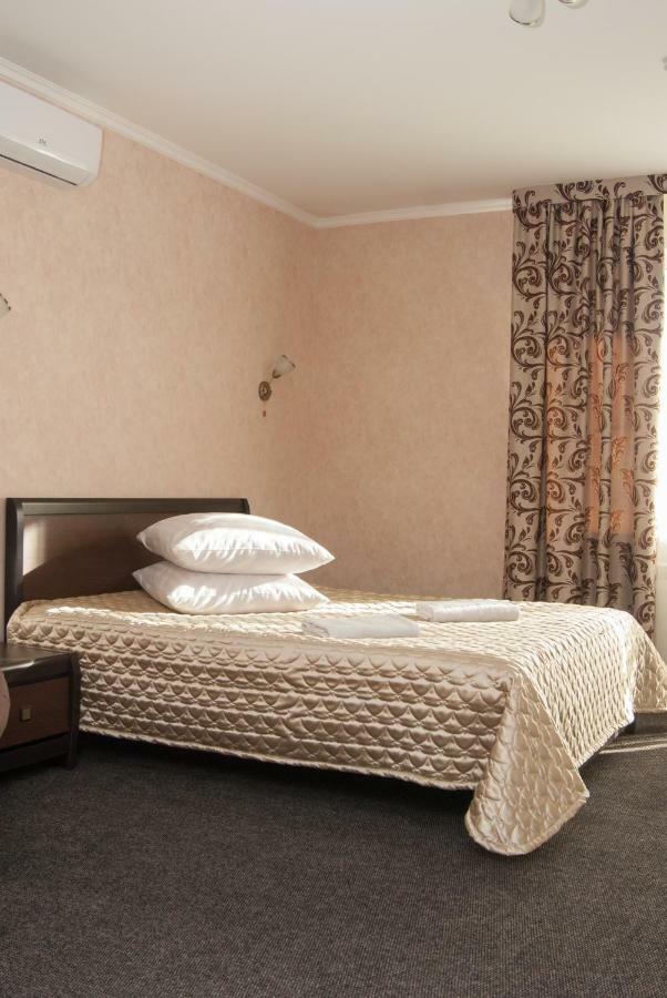 Veles Hotel Brovary Eksteriør billede