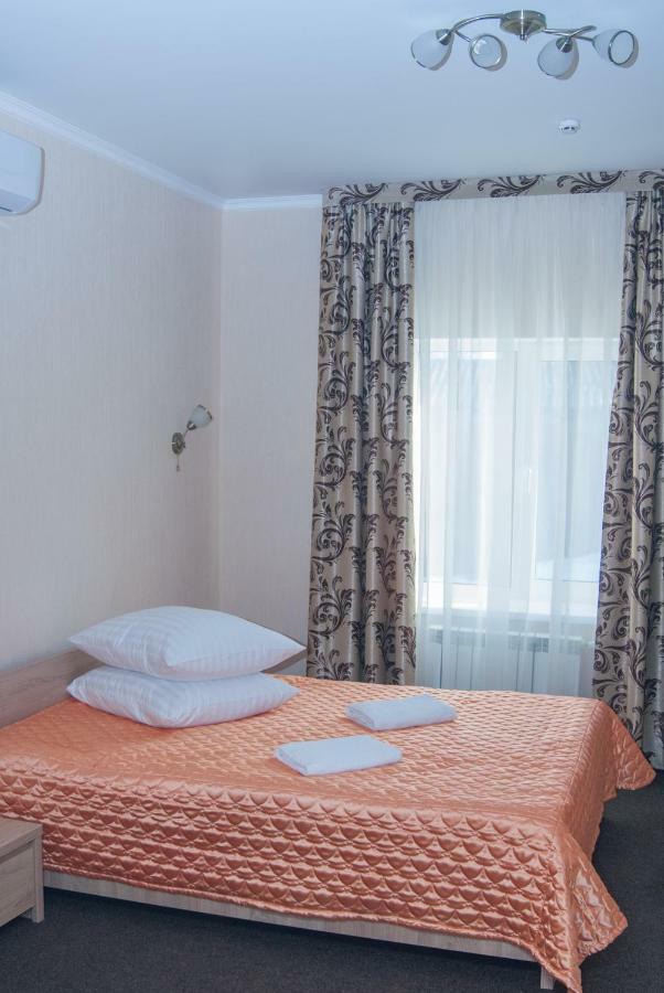 Veles Hotel Brovary Eksteriør billede
