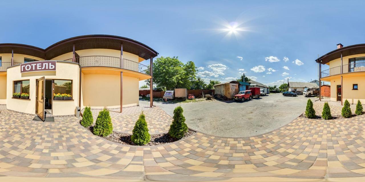 Veles Hotel Brovary Eksteriør billede